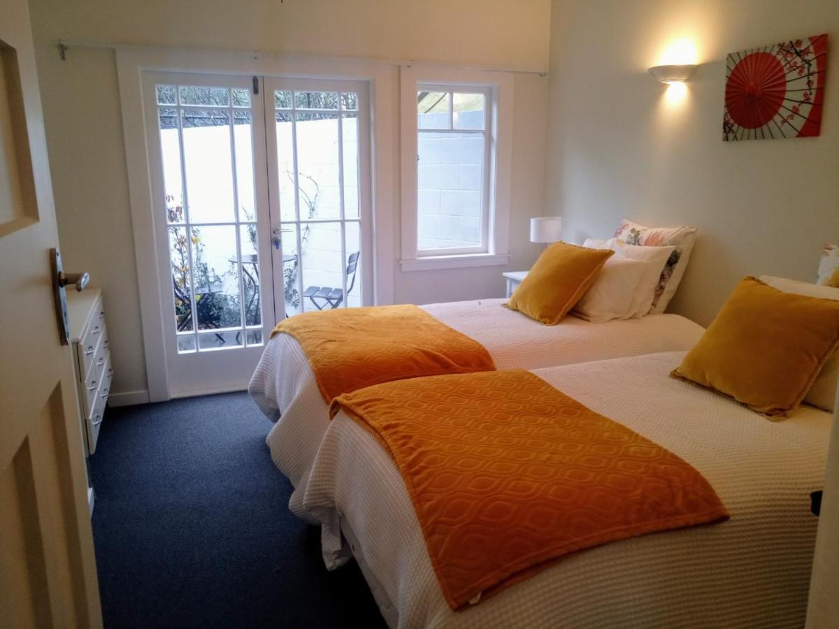 ヘイスティングズ Irongate Retreat Bed & Breakfast エクステリア 写真