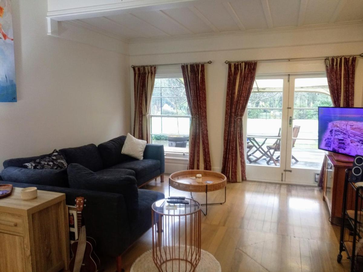 ヘイスティングズ Irongate Retreat Bed & Breakfast エクステリア 写真